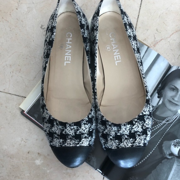 CHANEL Shoes - Chanel flats⭐️HP⭐️ballerinas Mint condition S38